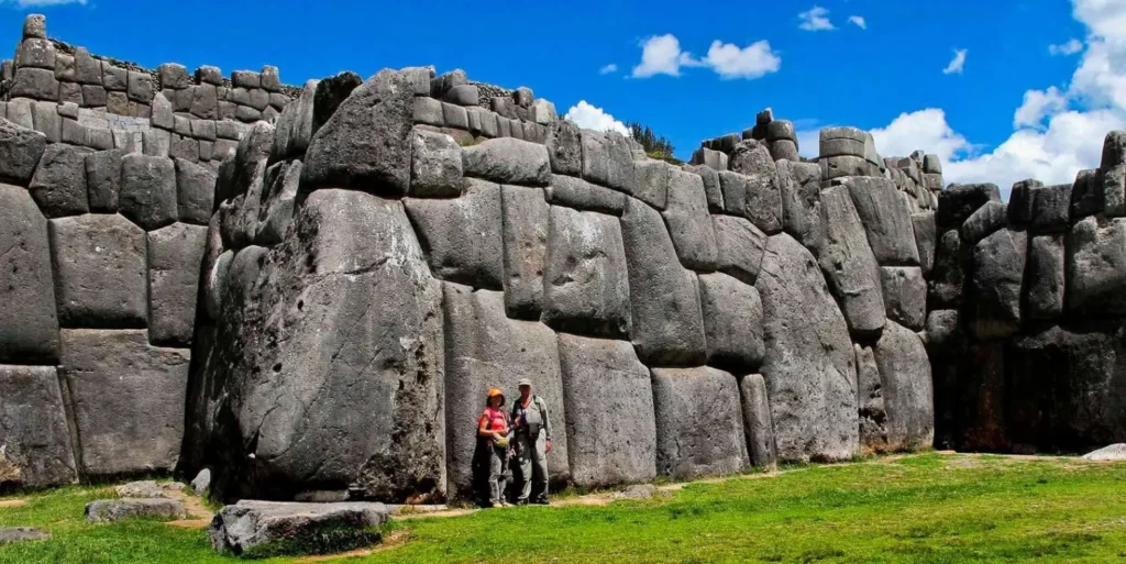 Aventura Histórica en el Parque Arqueológico de Sacsayhuamán