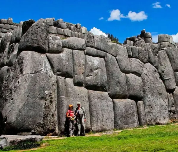 Aventura Histórica en el Parque Arqueológico de Sacsayhuamán