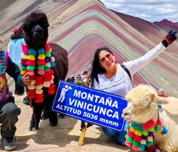 Aventura a 5000 Metros con Alpacas Coloridas