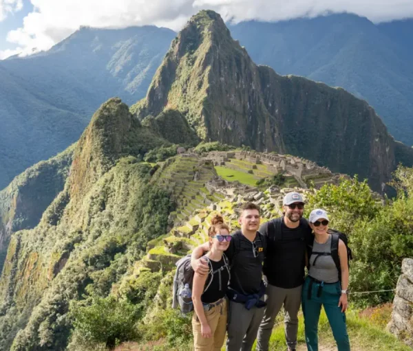 Descubre el Misterio Inca en un Tour de Ensueño