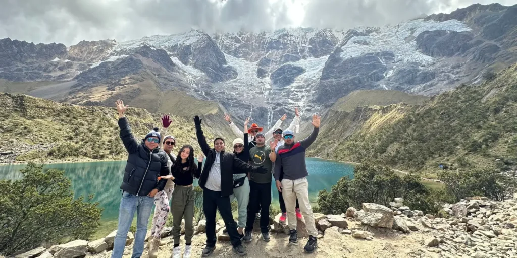 Trekking a la Laguna Humantay Paisajes Glaciares de Ensueño