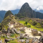 Vista panorámica de los restos arqueológicos de la ciudadela inca de Machu Picchu