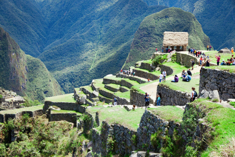 9 Días en el Corazón del Perú Inca — Machu Picchu, Maras Moray, Montaña de Colores y Lima con Vuelos Incluidos