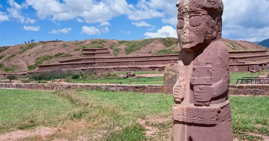 Cultura Tiahuanaco: síntesis, arquitectura, textilería y origen de su descubrimiento